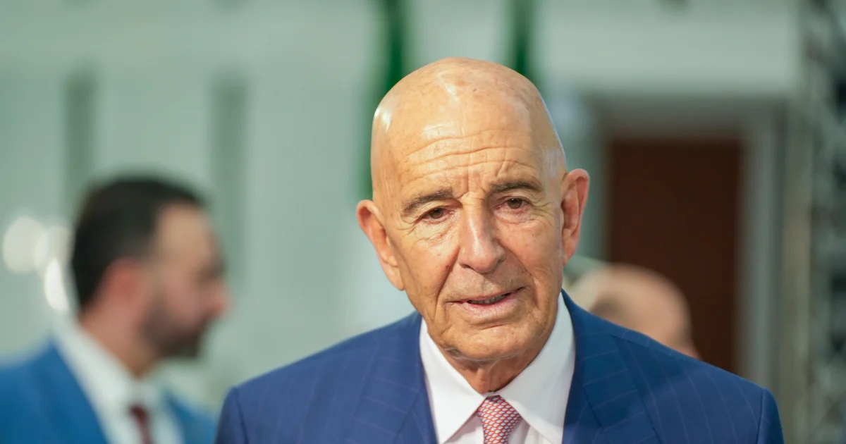 Trump Envoy Tom Barrack Maintained Contact With Jeffrey Epstein, Files Show